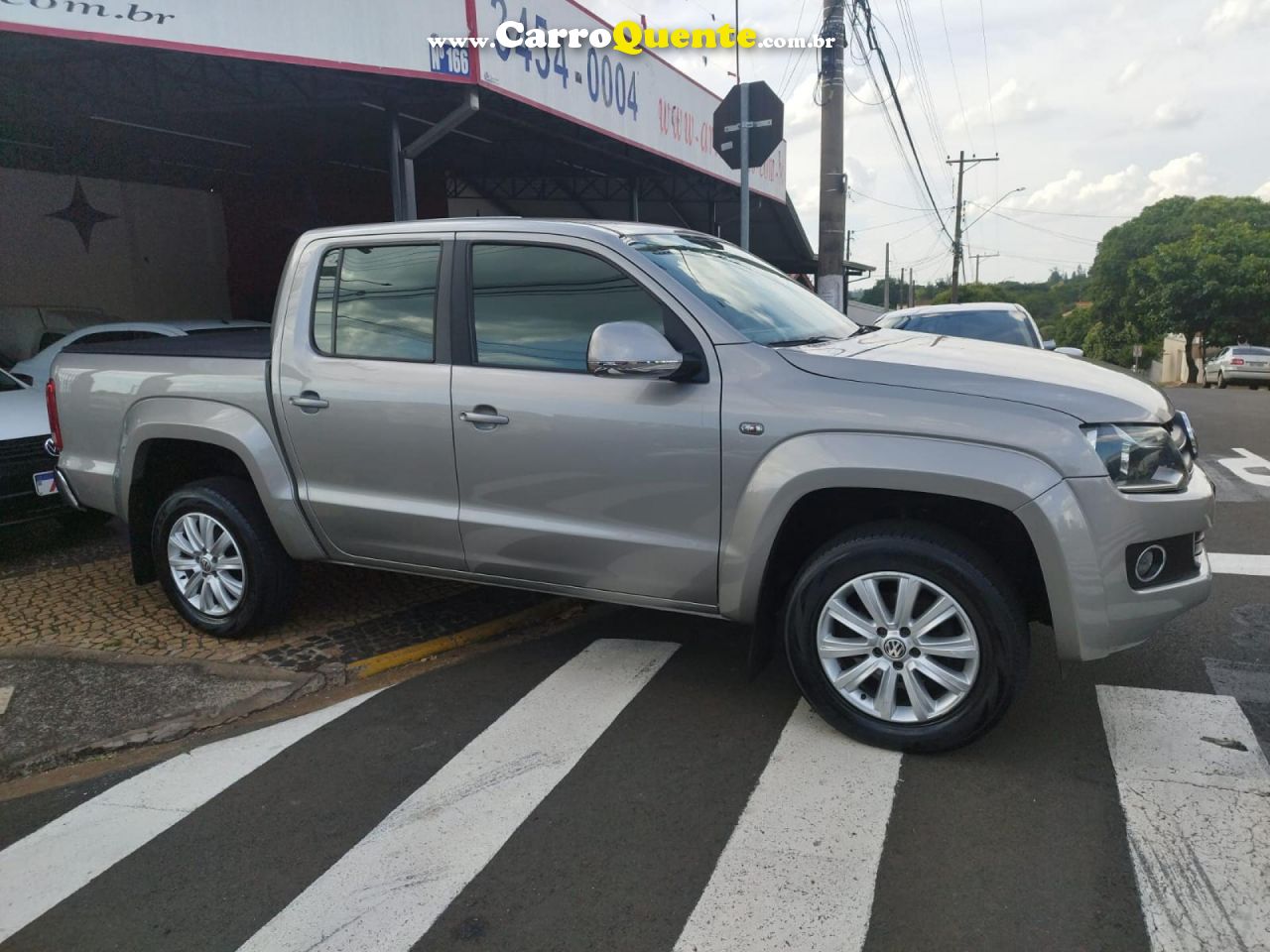 VOLKSWAGEN   AMAROK HIGH.CD 2.0 16V TDI 4X4 DIES. AUT   PRATA 2012 2.0 DIESEL - Loja