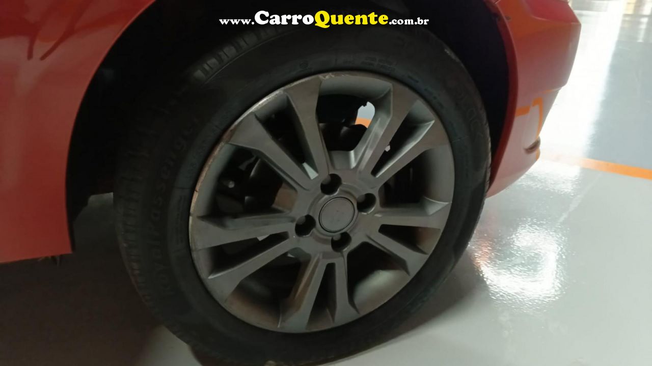 CHEVROLET   CELTA SPIRIT LT 1.0 MPFI 8V FLEXP. 5P   VERMELHO 2013 1.0 FLEX - Loja