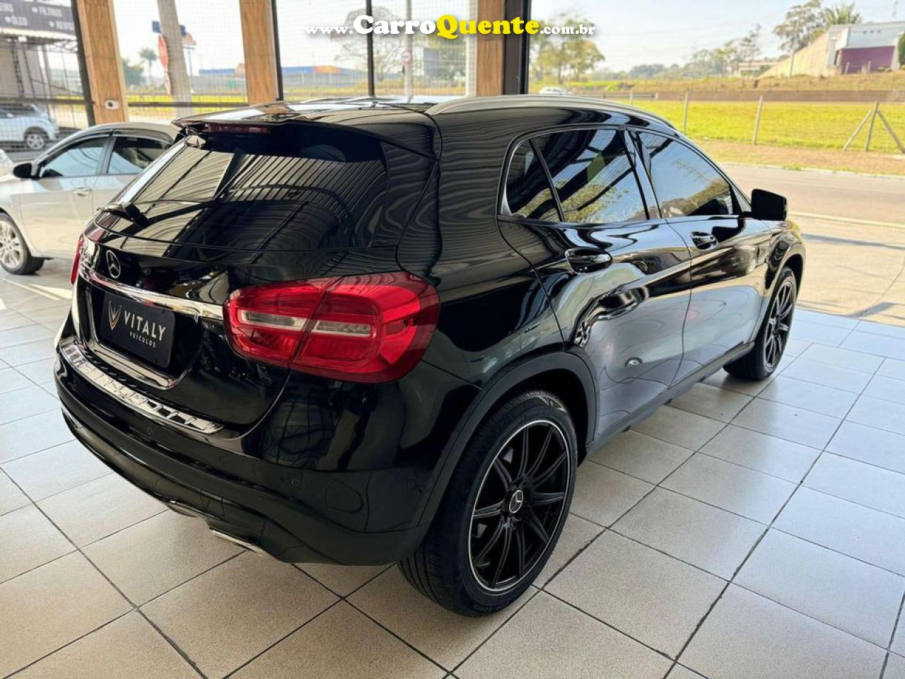 MERCEDES-BENZ   GLA 200 ENDURO 1.6 TB 16V FLEX AUT.   PRETO 2017 1.6 FLEX - Loja