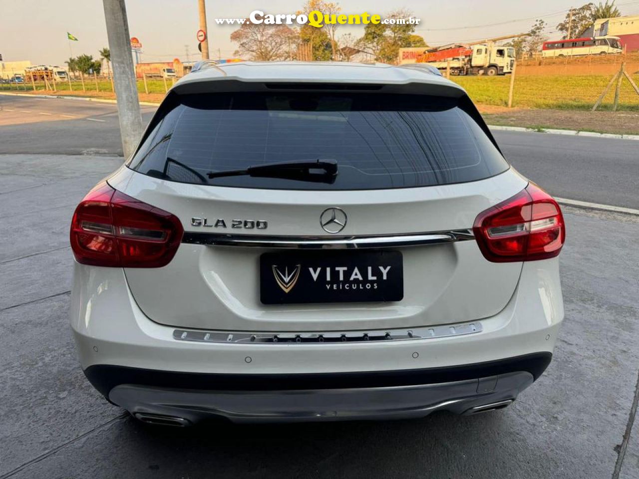 MERCEDES-BENZ   GLA 200 ADVANCE 1.61.6 TB 16V FLEX AUT.   BRANCO 2015 1.6 FLEX - Loja