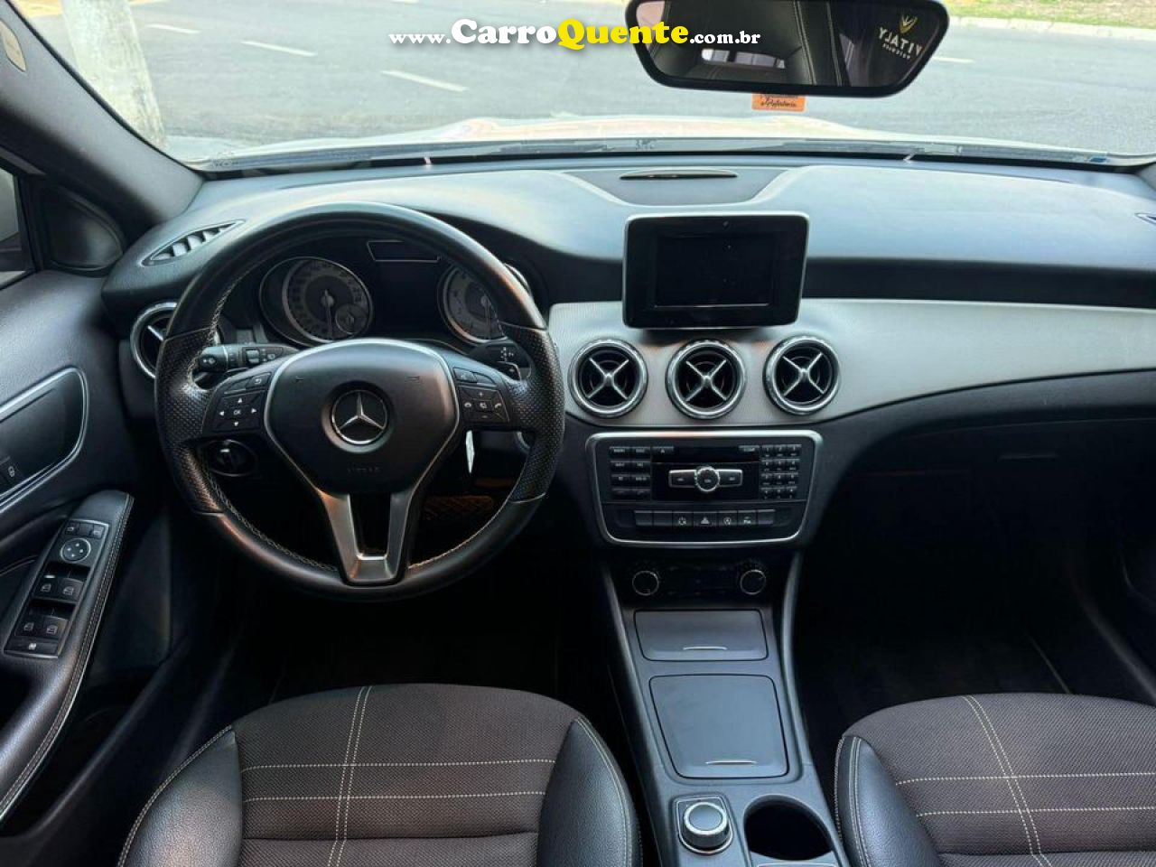 MERCEDES-BENZ   GLA 200 ADVANCE 1.61.6 TB 16V FLEX AUT.   BRANCO 2015 1.6 FLEX - Loja