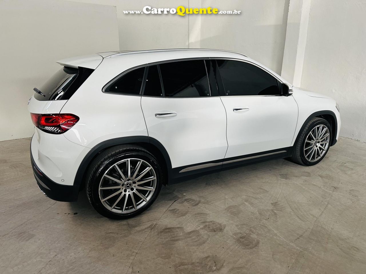 MERCEDES-BENZ   GLA 200 AMG LINE 1.3 16V TB AUT.   BRANCO 2023 1.3 GASOLINA - Loja