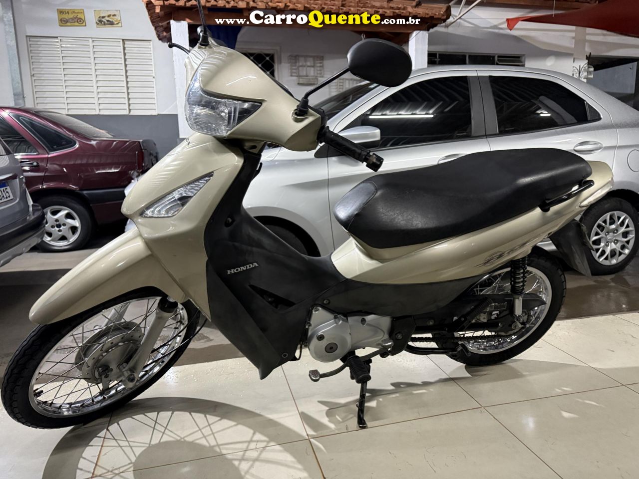 HONDA   BIZ 125 ES ES F.INJ.ES MIX F.INJECTION   BEGE 2010 125CC GASOLINA - Loja