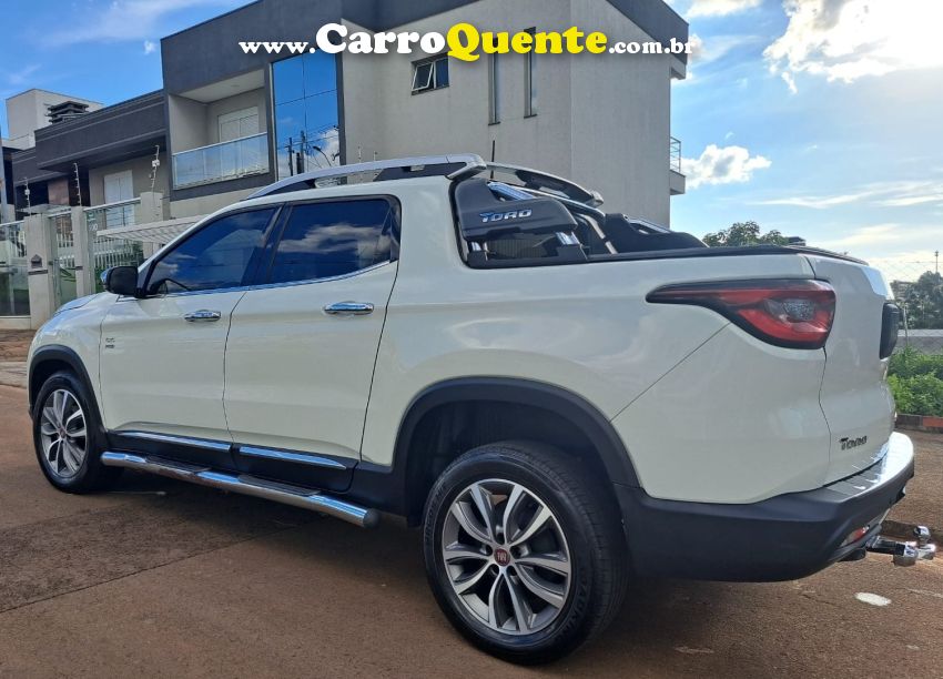 Fiat TORO 2.0 16V TURBO DIESEL VOLCANO 4WD AT9 - Loja