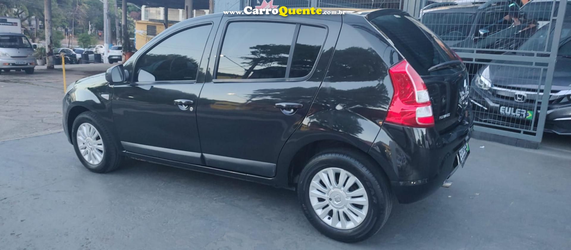 RENAULT   SANDERO PRIVILÈGE HI-FLEX 1.6 16V 5P AUT   PRETO 2013 1.6 FLEX - Loja
