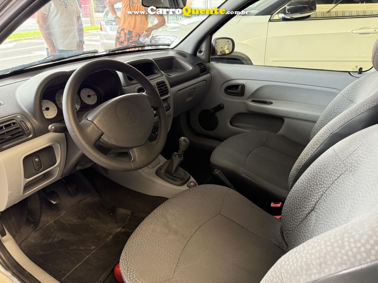 RENAULT   CLIO CAMPUS HI-FLEX 1.0 16V 3P   PRATA 2010 1.0 FLEX - Loja