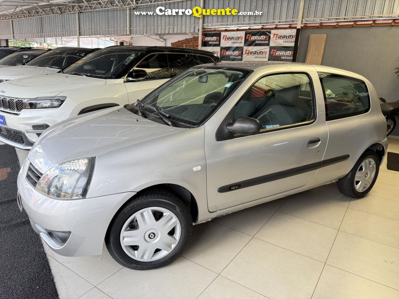 RENAULT   CLIO CAMPUS HI-FLEX 1.0 16V 3P   PRATA 2010 1.0 FLEX - Loja