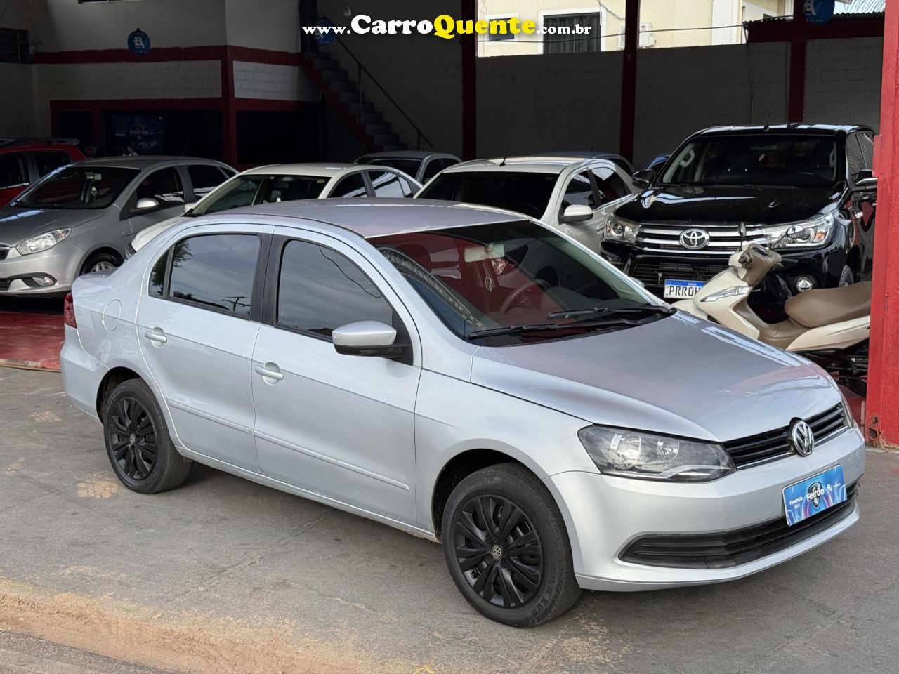VOLKSWAGEN   VOYAGE TREND 1.6 MI TOTAL FLEX 8V 4P   PRATA 2014 1.6 FLEX - Loja