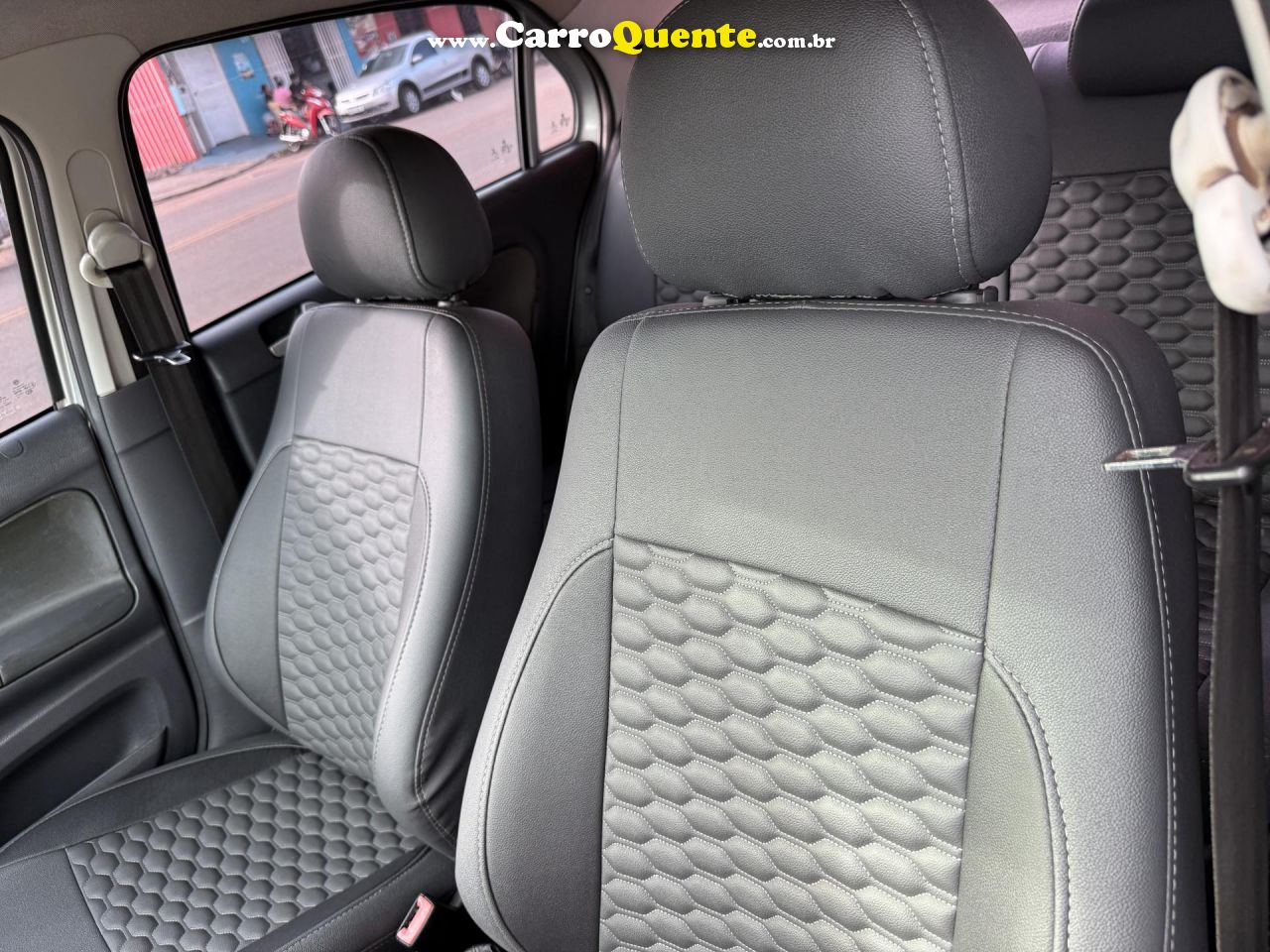 VOLKSWAGEN   VOYAGE TREND 1.6 MI TOTAL FLEX 8V 4P   PRATA 2014 1.6 FLEX - Loja