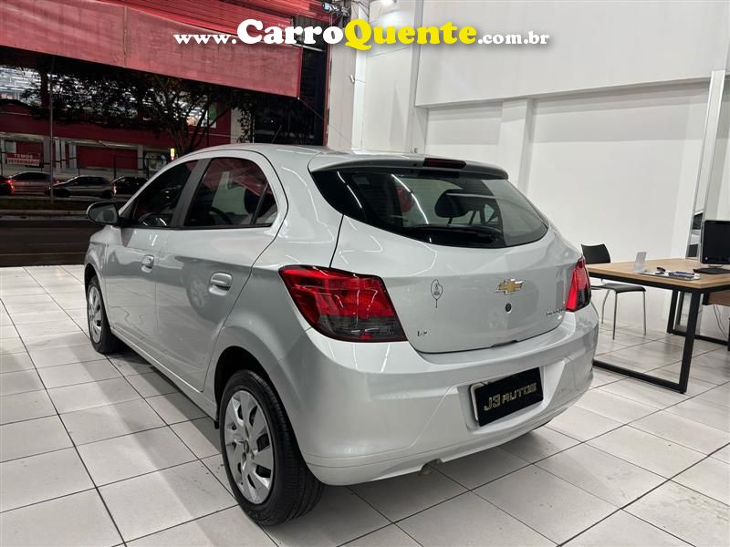 ONIX 1.4 MPFI LT 8V FLEX 4P MANUAL 2016 - Loja