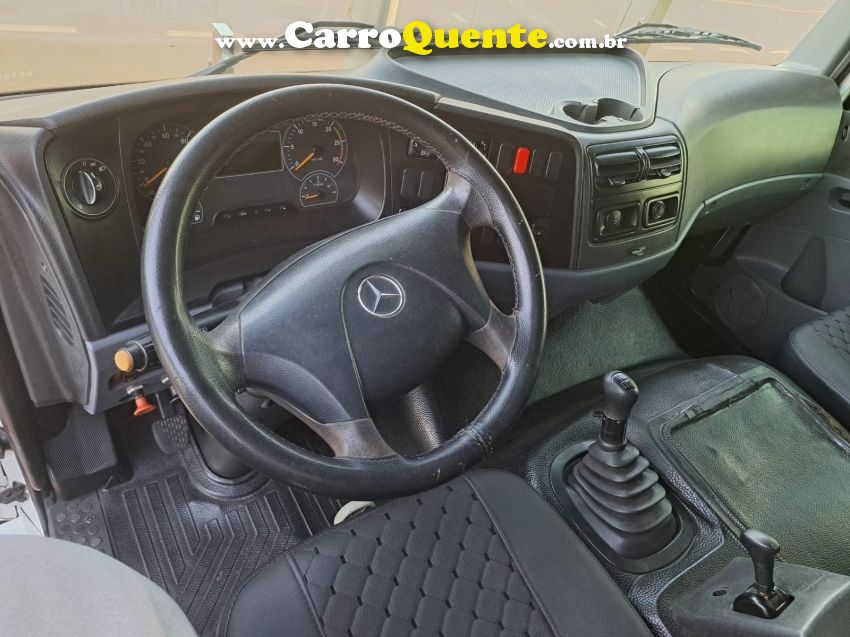Mercedes-Benz Atego 2425 Atego 2425 3-Eixos Caçamba - Loja