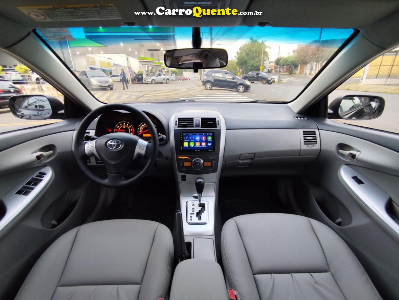 TOYOTA   COROLLA GLI 1.8 FLEX 16V  AUT.   PRETO 2013 1.8 FLEX - Loja