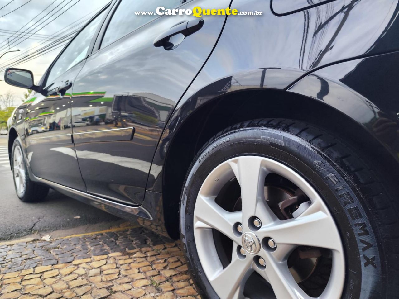 TOYOTA   COROLLA GLI 1.8 FLEX 16V  AUT.   PRETO 2013 1.8 FLEX - Loja