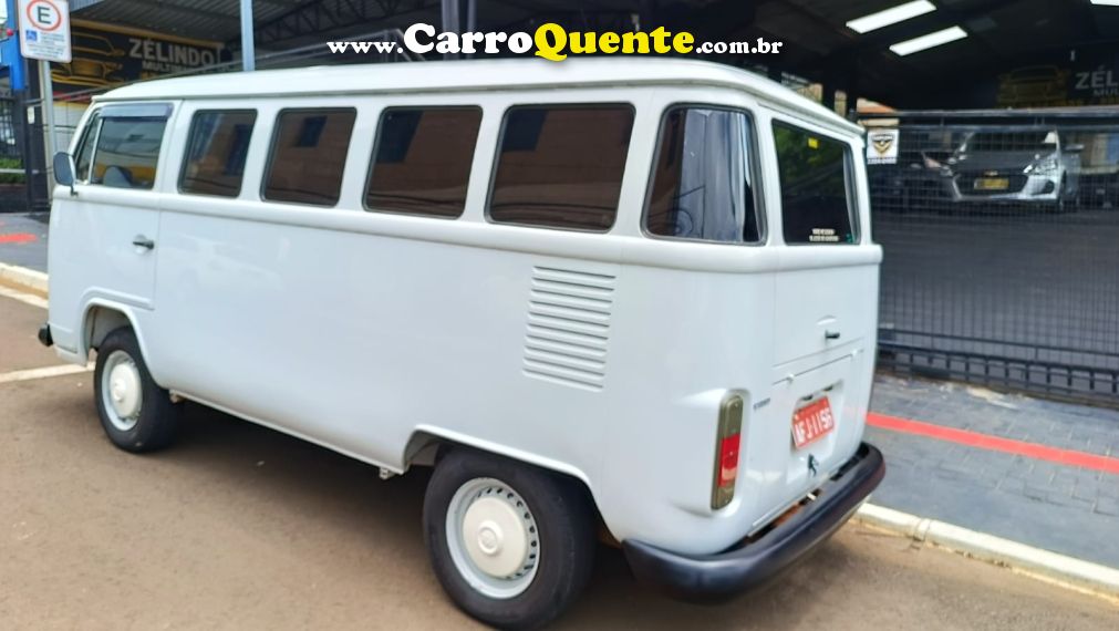 Volkswagen KOMBI 1.6 STD 8V GASOLINA 3P MANUAL - Loja
