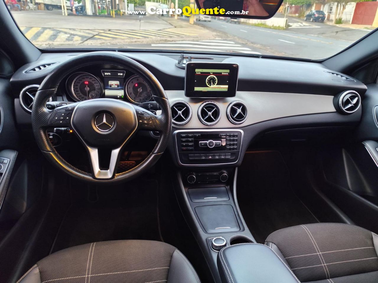 MERCEDES-BENZ   GLA 200 ADVANCE 1.61.6 TB 16V FLEX AUT.   MARROM 2015 1.6 FLEX - Loja