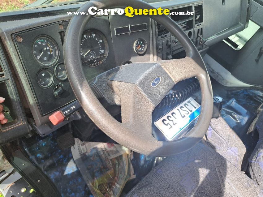 Ford Cargo CARGO 4030 6x2 Munck 35 ton - Loja