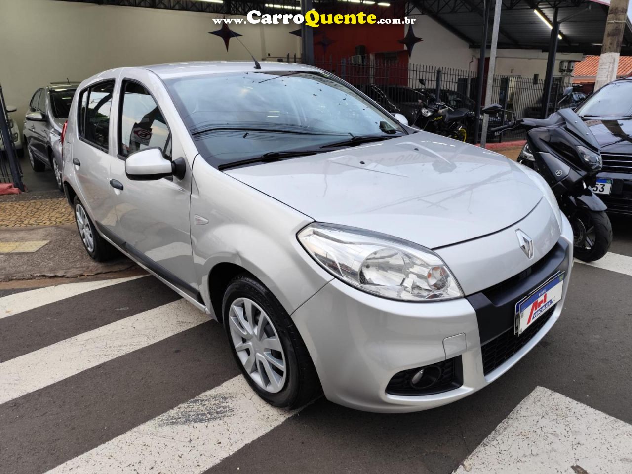 RENAULT   SANDERO EXPRESSION HI-FLEX 1.6 8V 5P   PRATA 2013 1.6 GASOLINA - Loja