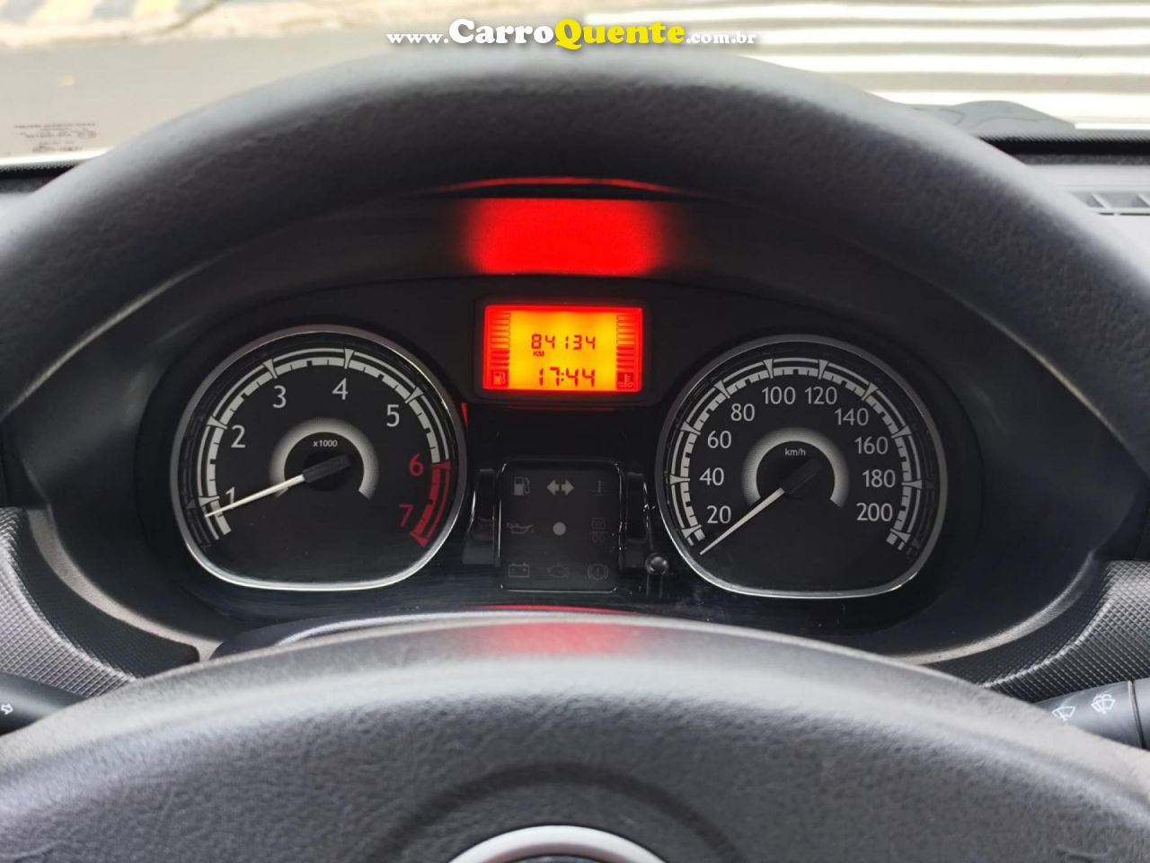 RENAULT   SANDERO EXPRESSION HI-FLEX 1.6 8V 5P   PRATA 2013 1.6 GASOLINA - Loja