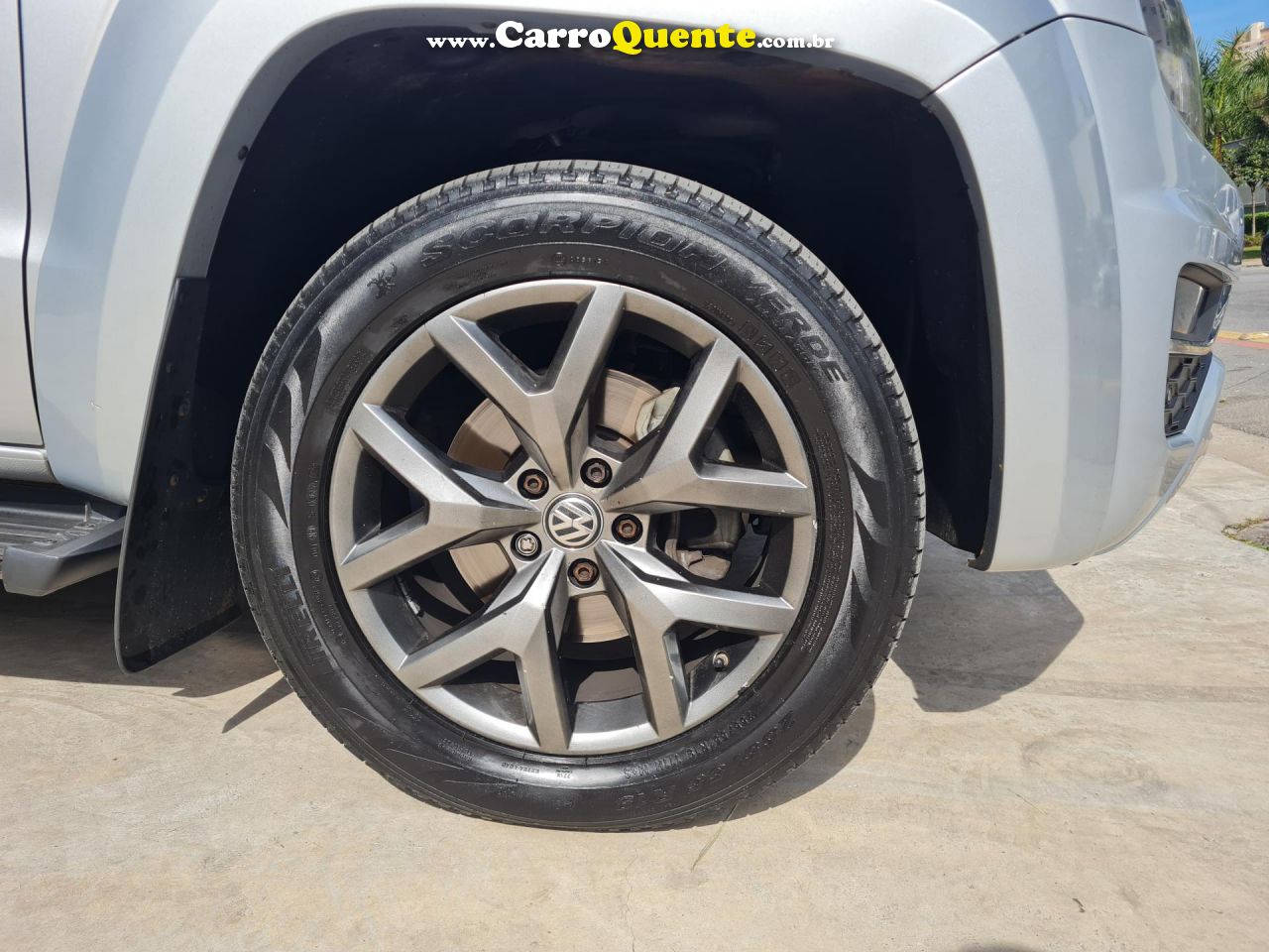 VOLKSWAGEN   AMAROK HIGHLINE CD 3.0 4X4 TB DIES. AUT.   PRATA 2018 3.0 DIESEL - Loja