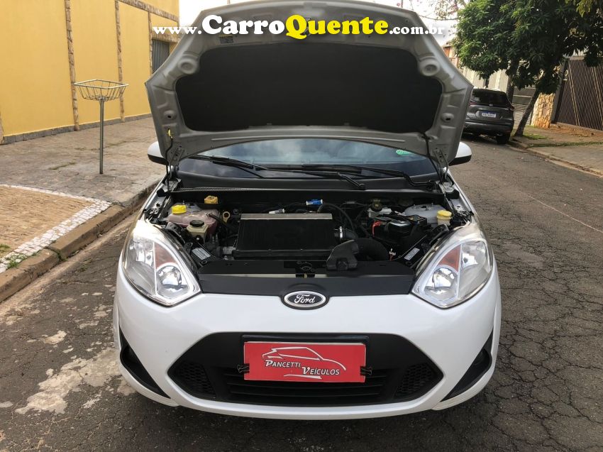Ford FIESTA 1.6 ROCAM SEDAN 8V FLEX 4P MANUAL - Loja
