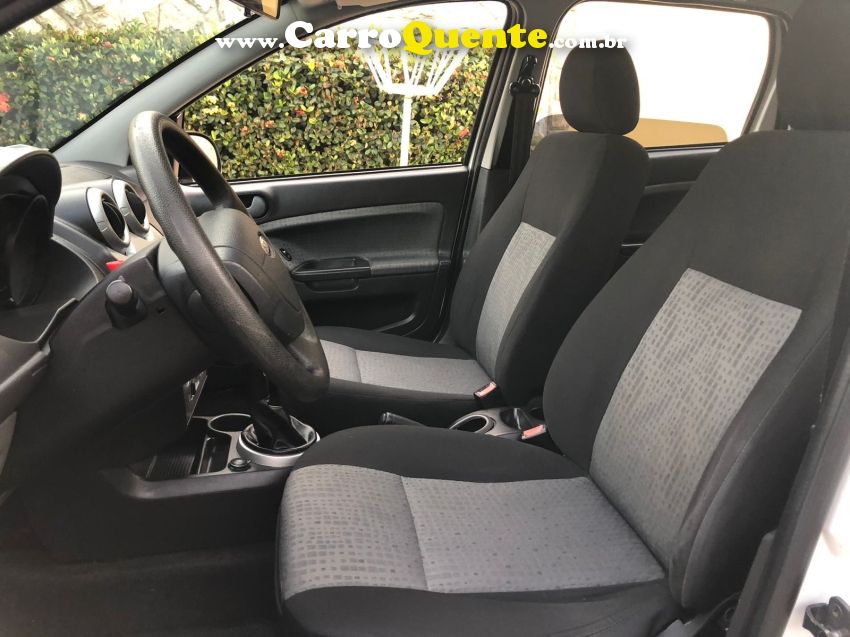 Ford FIESTA 1.6 ROCAM SEDAN 8V FLEX 4P MANUAL - Loja