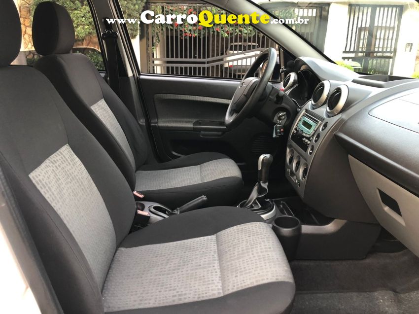 Ford FIESTA 1.6 ROCAM SEDAN 8V FLEX 4P MANUAL - Loja