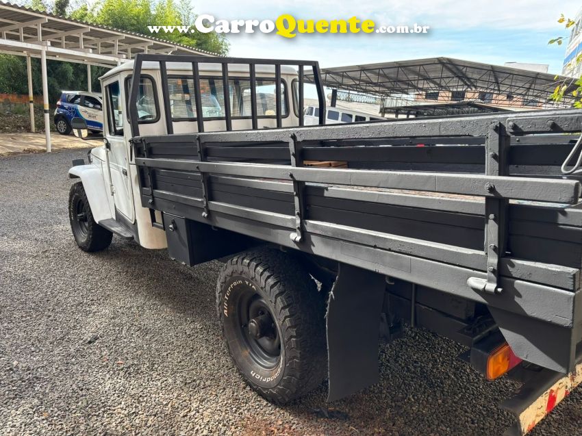 Toyota BANDEIRANTE 3.7 BJ55LP-B 4X4 CS DIESEL 2P MANUAL - Loja
