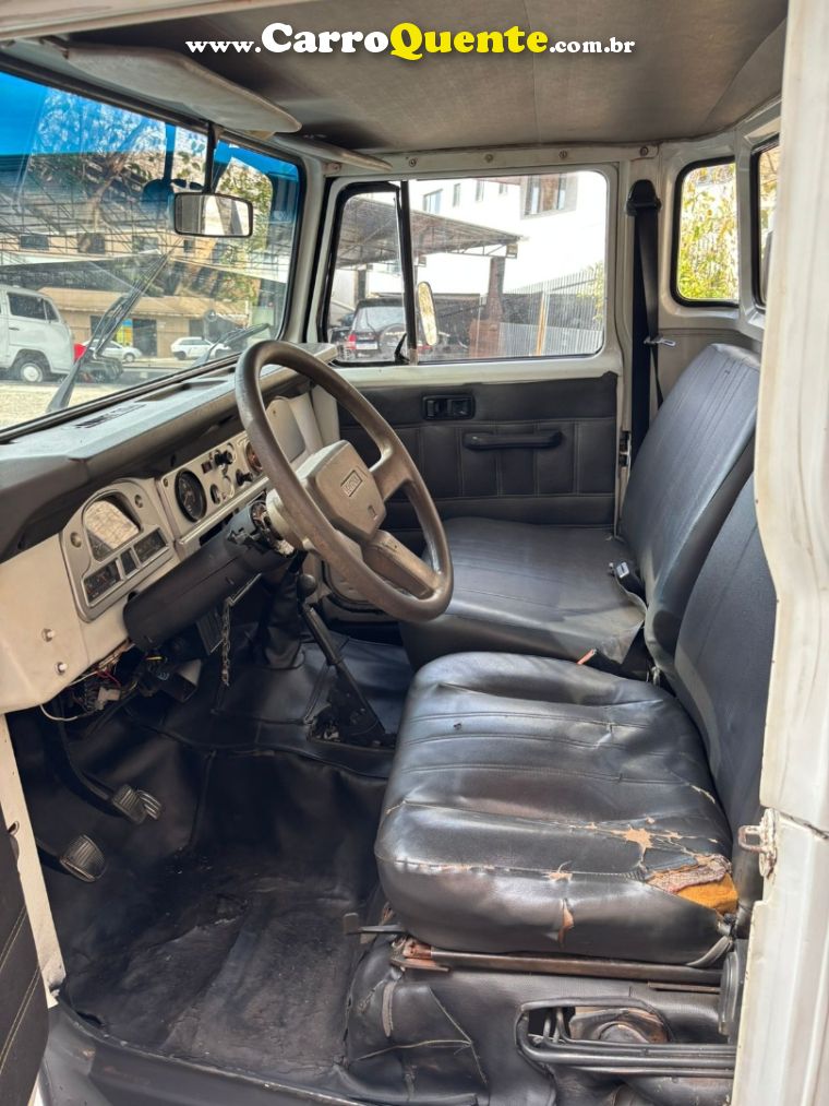 Toyota BANDEIRANTE 3.7 BJ55LP-B 4X4 CS DIESEL 2P MANUAL - Loja