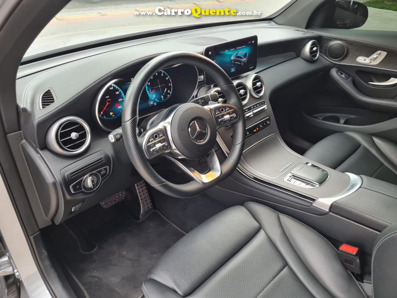 MERCEDES-BENZ   GLC-300 AMG LINE COUPE 4M 2.0 TB AUT.   PRATA 2022 2.0 GASOLINA - Loja