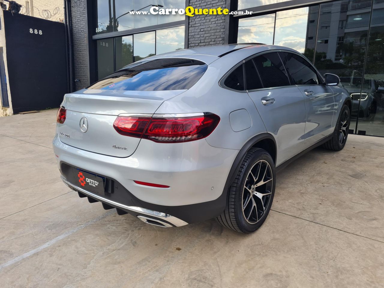 MERCEDES-BENZ   GLC-300 AMG LINE COUPE 4M 2.0 TB AUT.   PRATA 2022 2.0 GASOLINA - Loja
