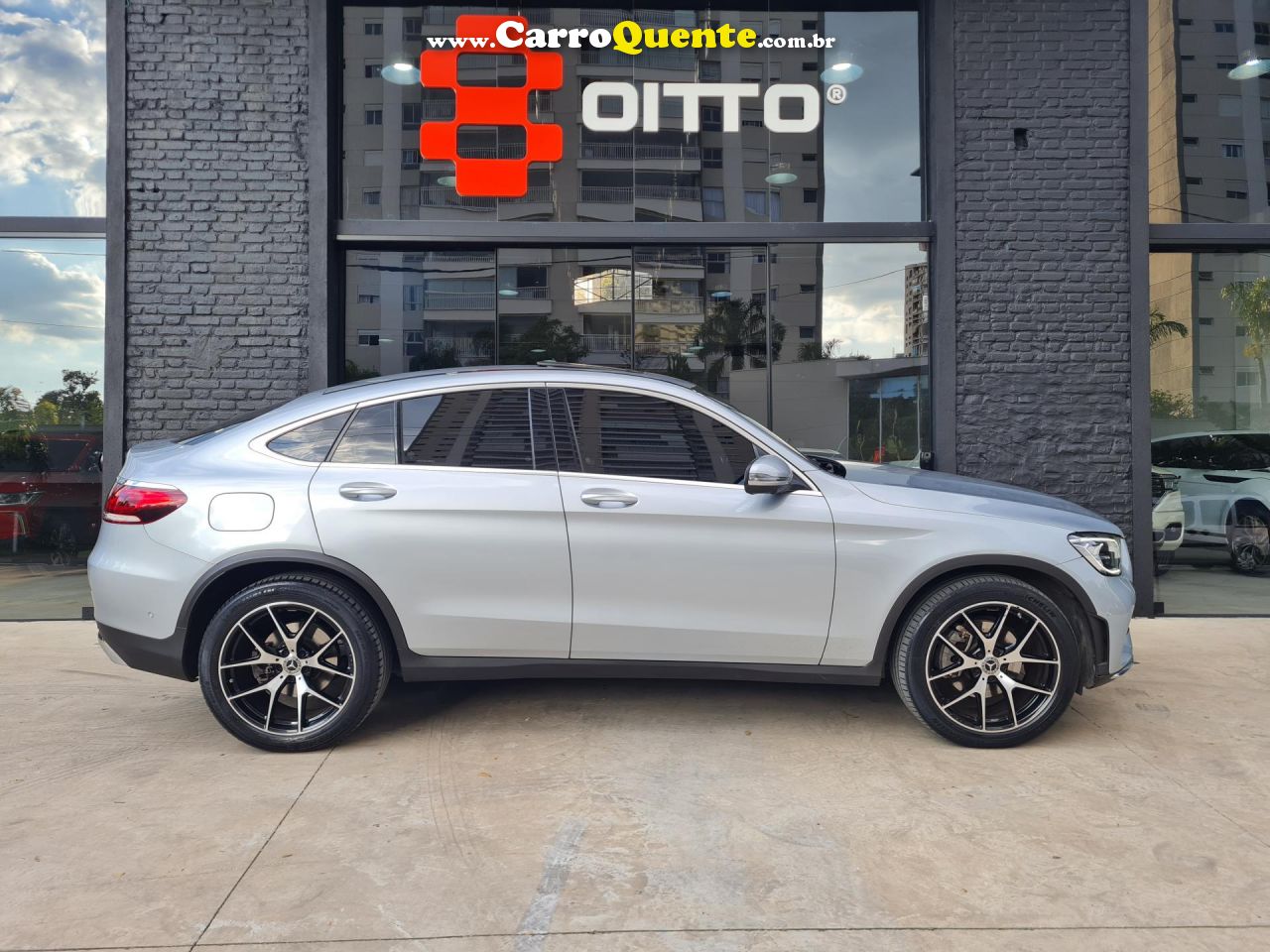 MERCEDES-BENZ   GLC-300 AMG LINE COUPE 4M 2.0 TB AUT.   PRATA 2022 2.0 GASOLINA - Loja