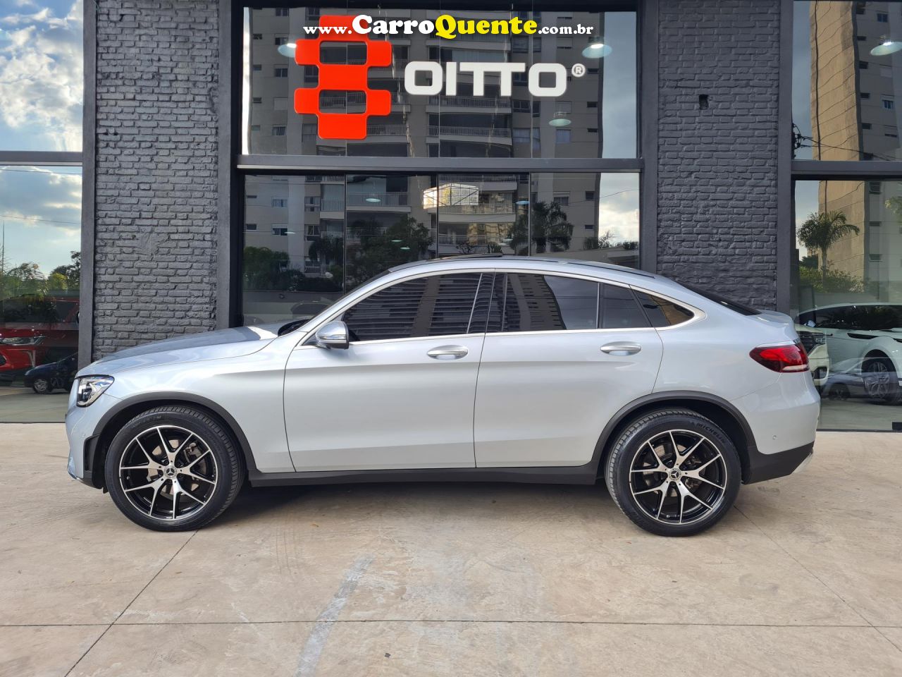MERCEDES-BENZ   GLC-300 AMG LINE COUPE 4M 2.0 TB AUT.   PRATA 2022 2.0 GASOLINA - Loja