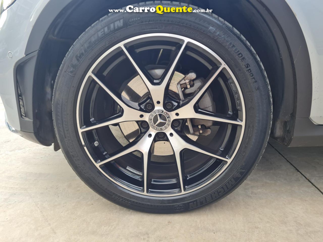MERCEDES-BENZ   GLC-300 AMG LINE COUPE 4M 2.0 TB AUT.   PRATA 2022 2.0 GASOLINA - Loja