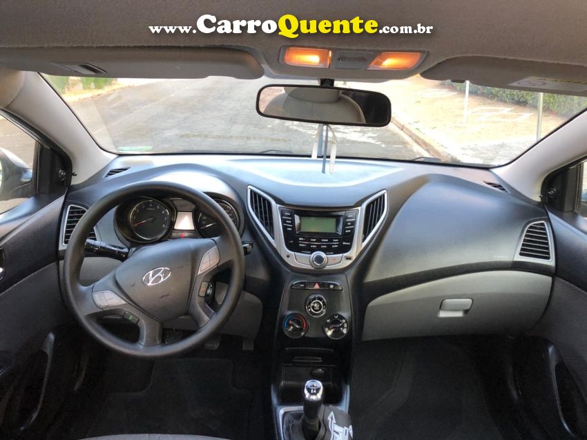 Hyundai HB20S 1.6 COMFORT PLUS 16V FLEX 4P MANUAL - Loja
