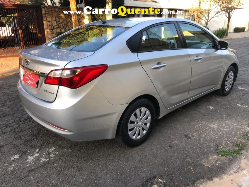 Hyundai HB20S 1.6 COMFORT PLUS 16V FLEX 4P MANUAL - Loja