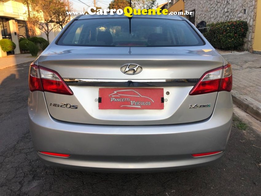 Hyundai HB20S 1.6 COMFORT PLUS 16V FLEX 4P MANUAL - Loja