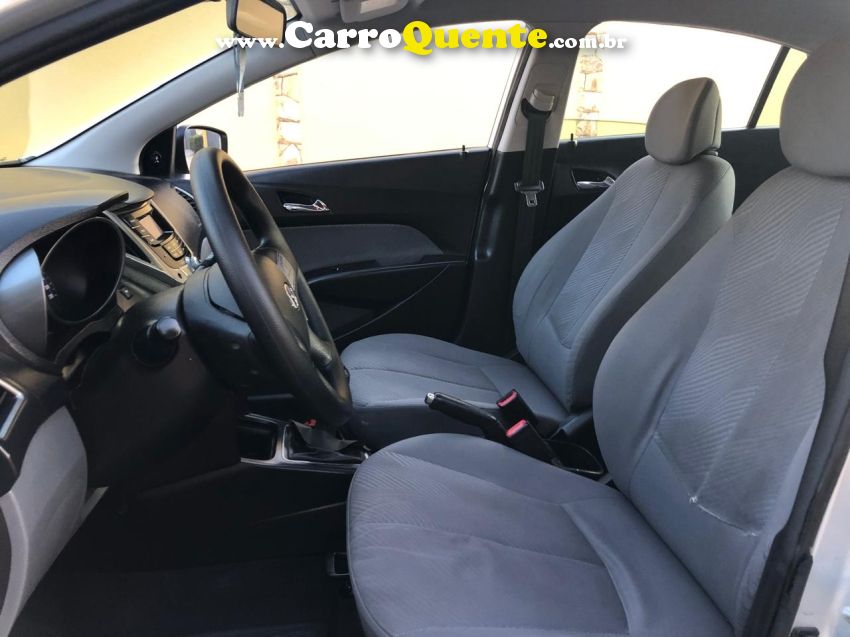 Hyundai HB20S 1.6 COMFORT PLUS 16V FLEX 4P MANUAL - Loja