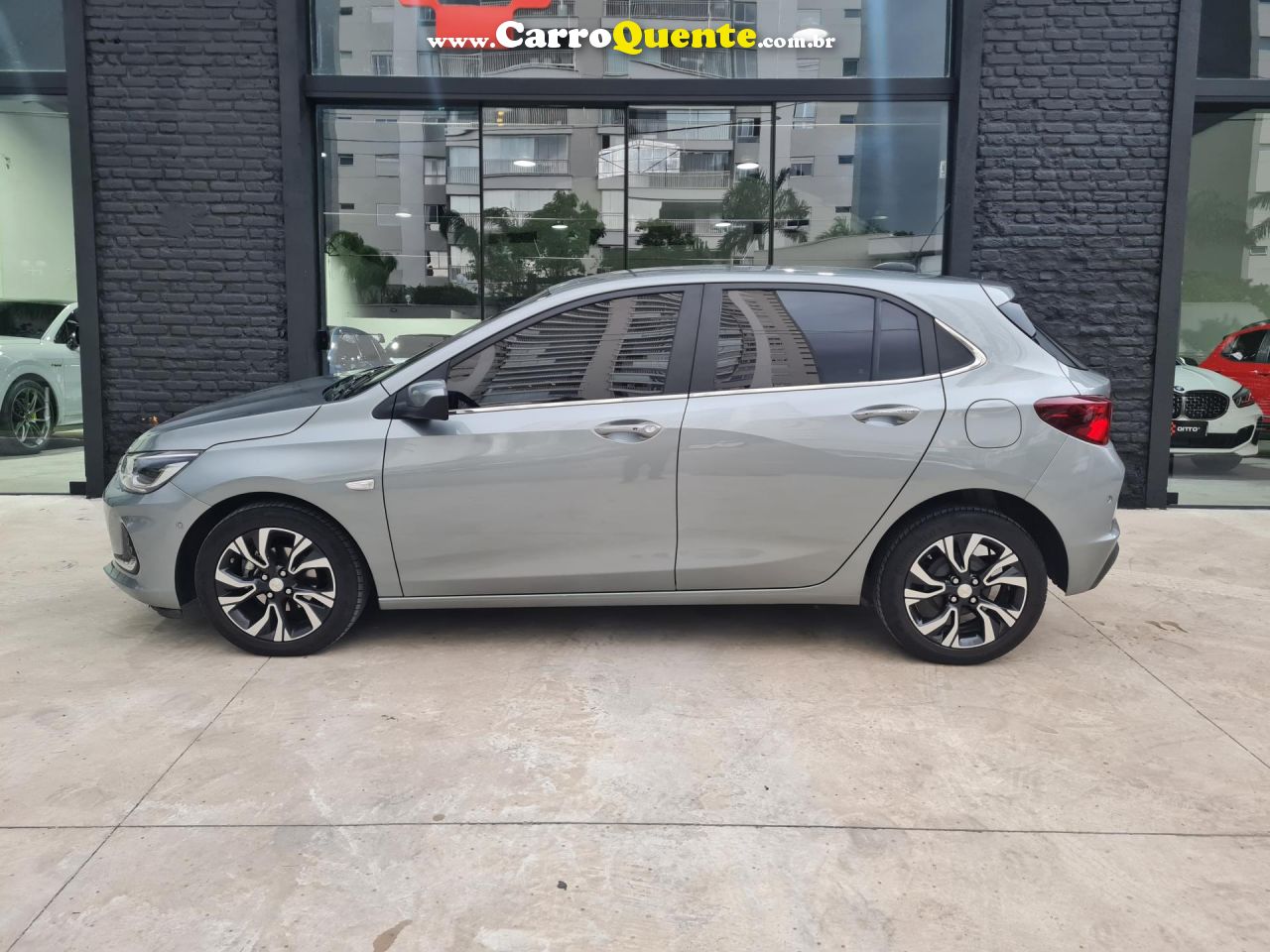 CHEVROLET   ONIX HATCH PREM. 1.0 12V TB FLEX 5P AUT.   PRATA 2024 1.0 FLEX - Loja