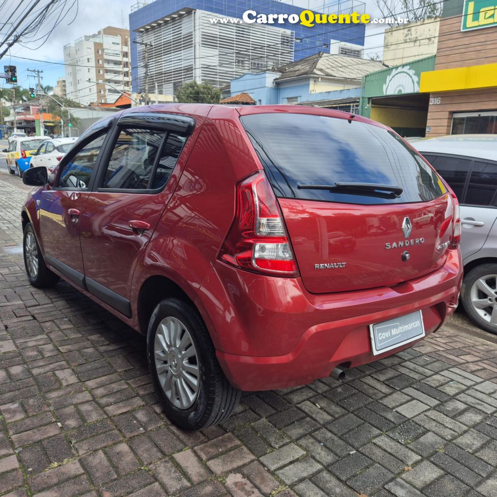 RENAULT   SANDERO PRIVILÈGE HI-FLEX 1.6 16V 5P AUT   VERMELHO 2013 1.6 FLEX - Loja