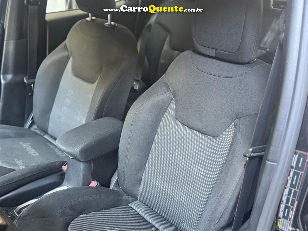 JEEP   RENEGADE LONGITUDE 1.8 4X2 FLEX 16V AUT.   PRETO 2014 1.8 FLEX - Loja