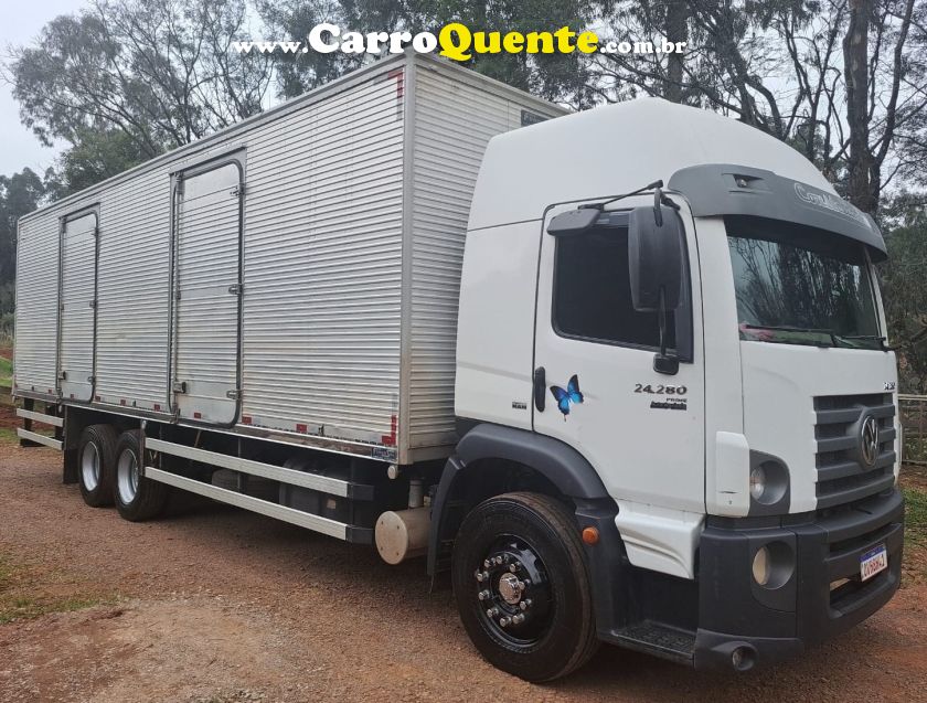 Volkswagen 24-280 CRM 6X2 24-280 E Constel. 6x2 Baú - Loja