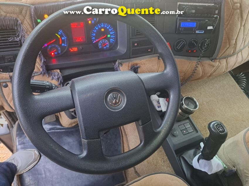 Volkswagen 24-280 CRM 6X2 24-280 E Constel. 6x2 Baú - Loja