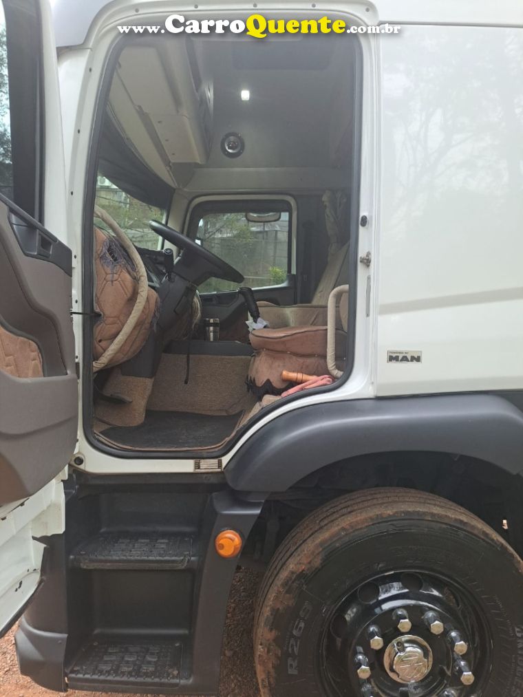 Volkswagen 24-280 CRM 6X2 24-280 E Constel. 6x2 Baú - Loja