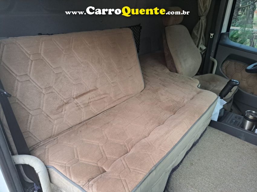 Volkswagen 24-280 CRM 6X2 24-280 E Constel. 6x2 Baú - Loja