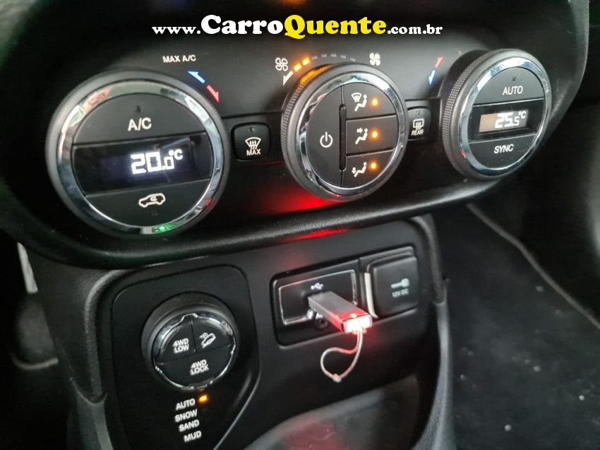 JEEP RENEGADE 2.0 16V TURBO DIESEL LONGITUDE 4P 4X4 AUTOMÁTICO - Loja