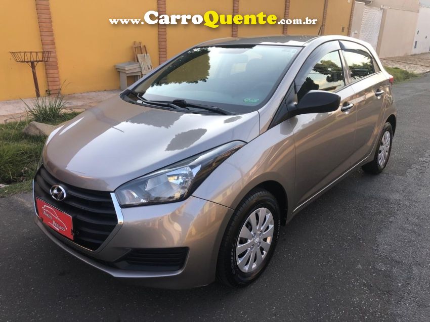 Hyundai HB20 1.0 COMFORT PLUS 12V FLEX 4P MANUAL - Loja