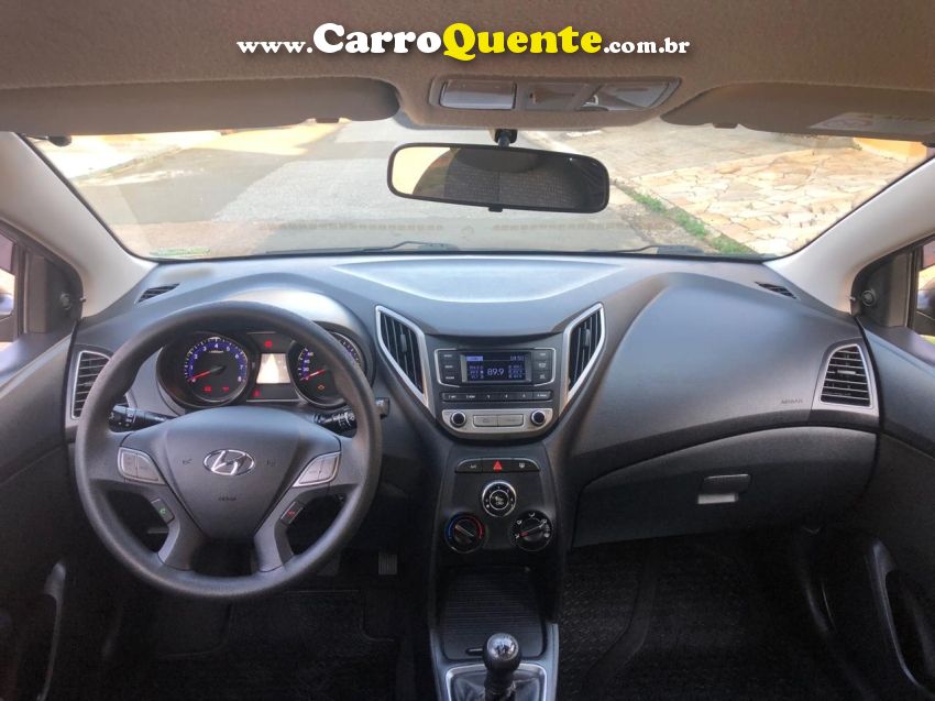 Hyundai HB20 1.0 COMFORT PLUS 12V FLEX 4P MANUAL - Loja