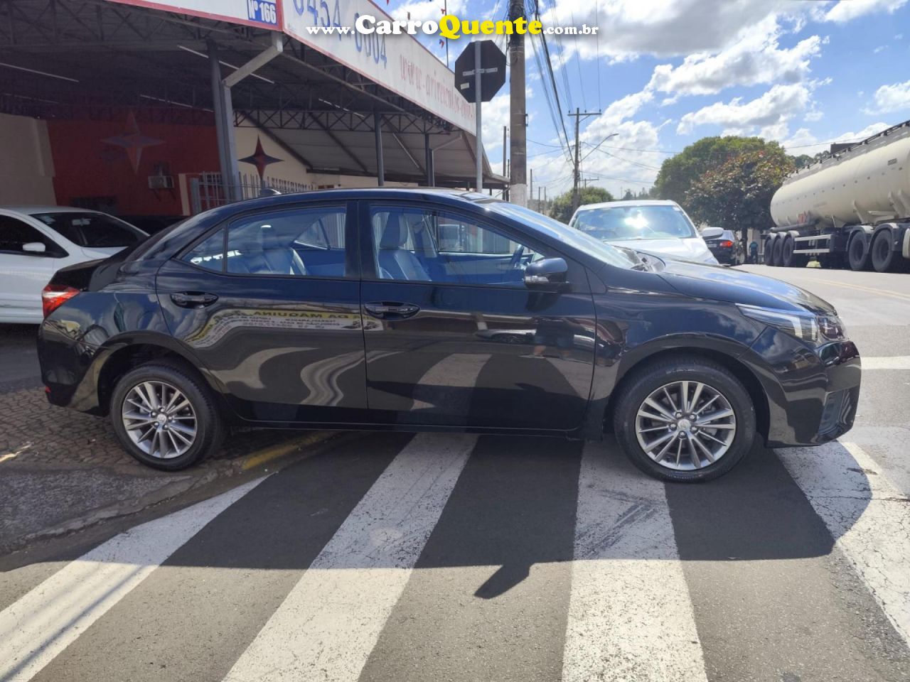 TOYOTA   COROLLA XEI 2.0 FLEX 16V AUT.   PRETO 2017 2.0 FLEX - Loja