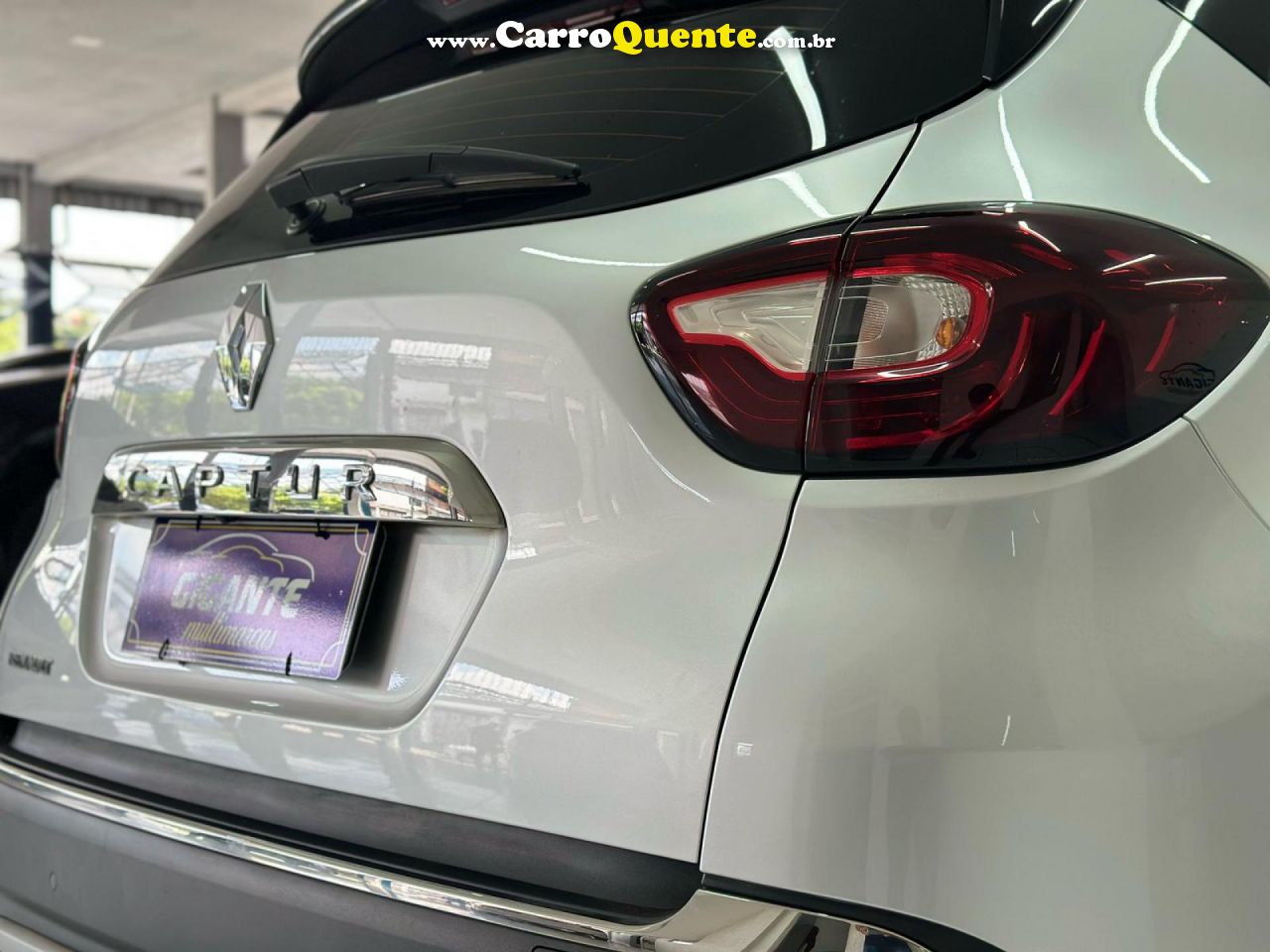 RENAULT   CAPTUR INTENSE 1.6 16V FLEX 5P AUT.   PRATA 2021 1.6 FLEX - Loja