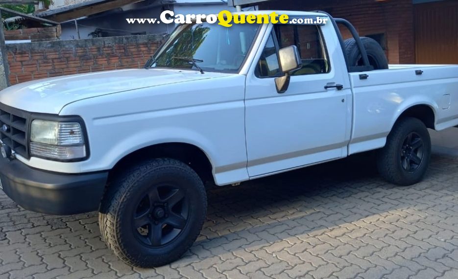 Ford F-1000 2.5 XLT 4X2 CS 8V TURBO DIESEL 2P MANUAL - Loja